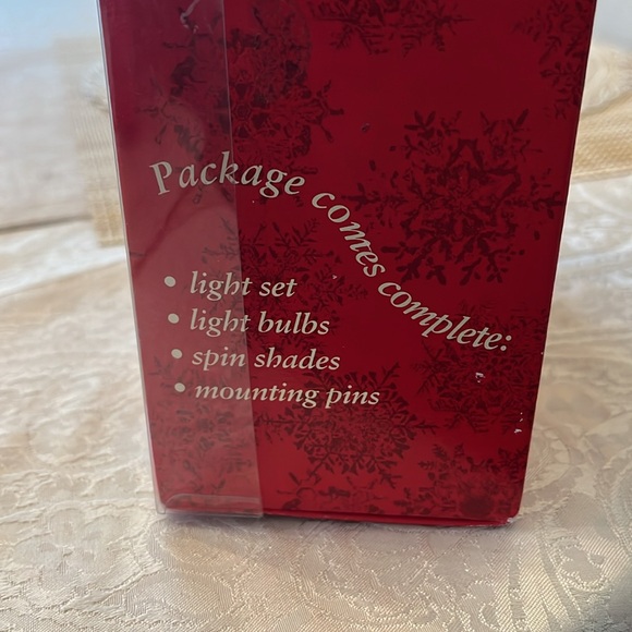 SPIN SHADES REVOLVING CHRISTMAS LAMP SHADES Santa Set Of 3 Shades NIB Flowers - Picture 3 of 6